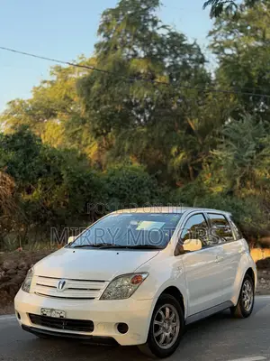 Toyota IST 2003 White