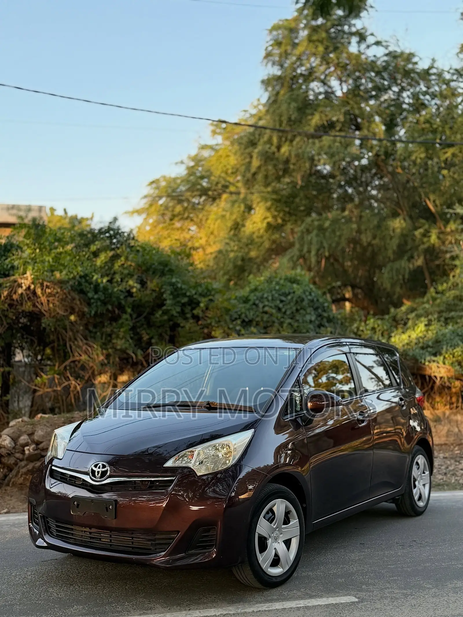 Toyota Ractis 1.5 FWD 2011 Burgundy