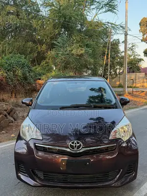 Toyota Ractis 1.5 FWD 2011 Burgundy