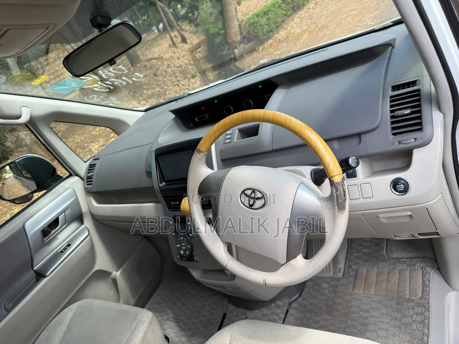 Toyota Noah 2009 White