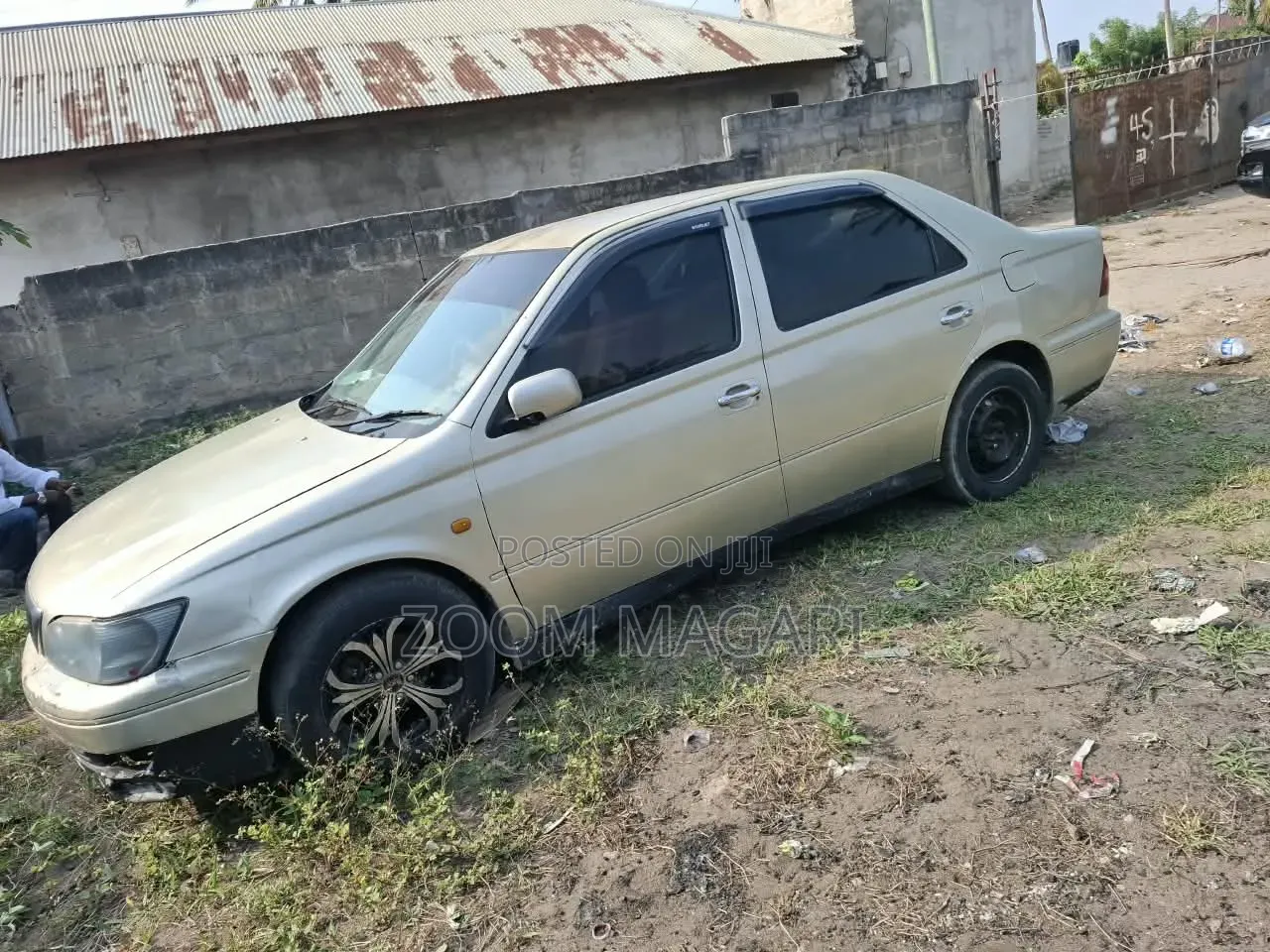 Toyota Vista 2003 Beige