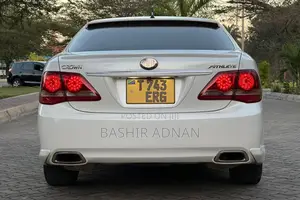 Toyota Crown 2009 Off white