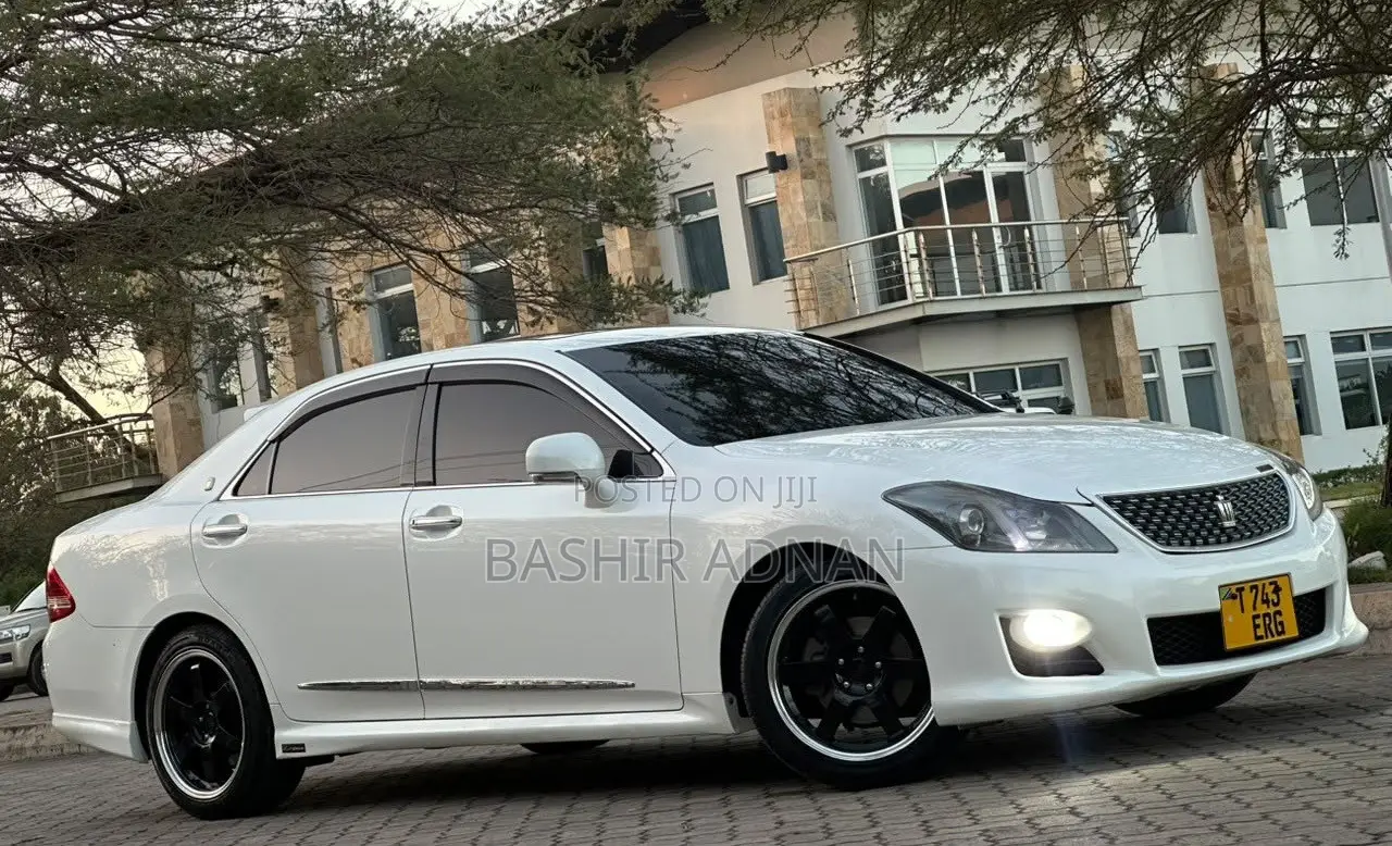 Toyota Crown 2009 Off white