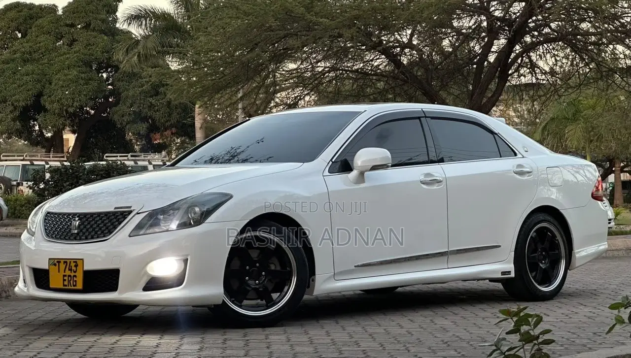 Toyota Crown 2009 Off white