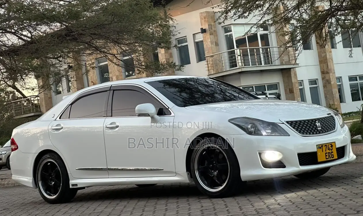 Toyota Crown 2009 Off white