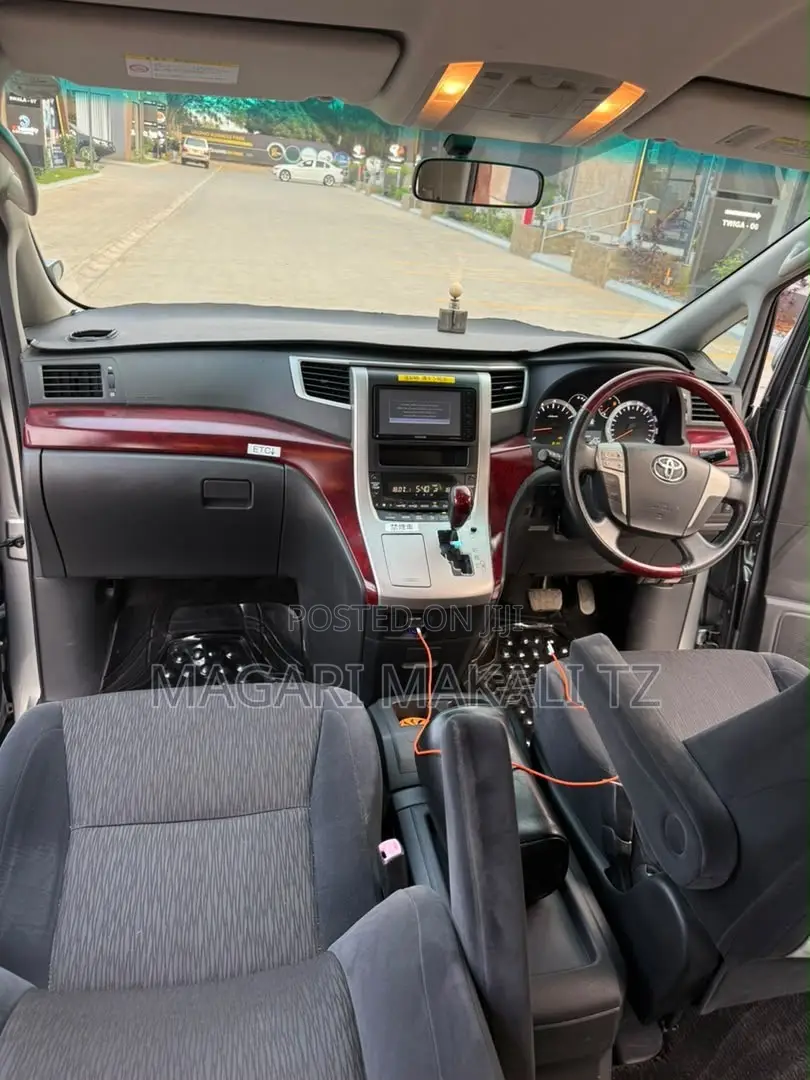Toyota Alphard 2.4 Petrol FWD 2008 Gray