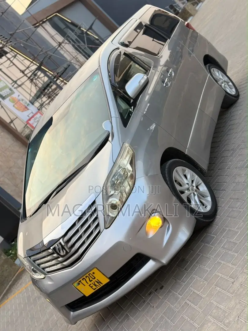 Toyota Alphard 2.4 Petrol FWD 2008 Gray