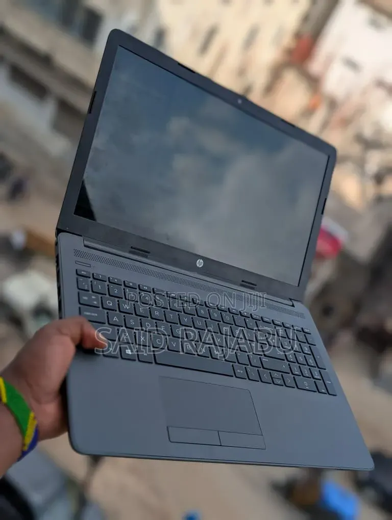 Laptop HP 255 G8 8GB AMD HDD+SSD 500GB