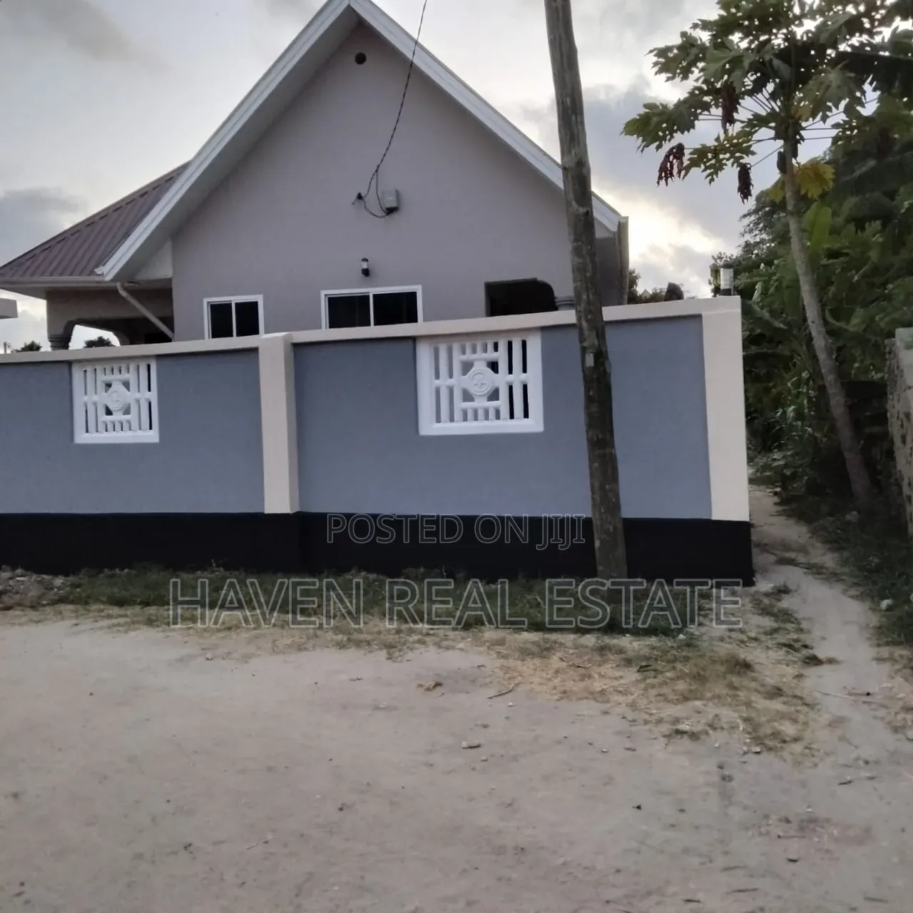 3bdrm House in Goba for sale