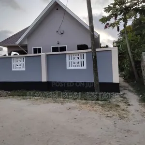 3bdrm House in Goba for sale