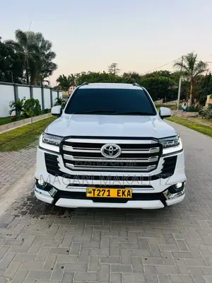 Toyota Land Cruiser 4.6 V8 GX 2010 White
