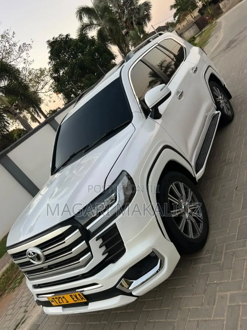 Toyota Land Cruiser 4.6 V8 GX 2010 White