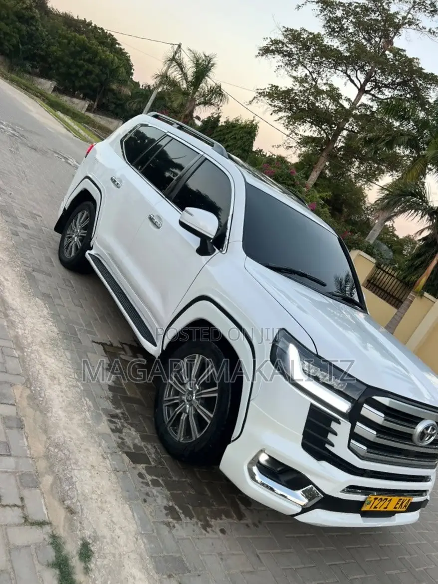 Toyota Land Cruiser 4.6 V8 GX 2010 White