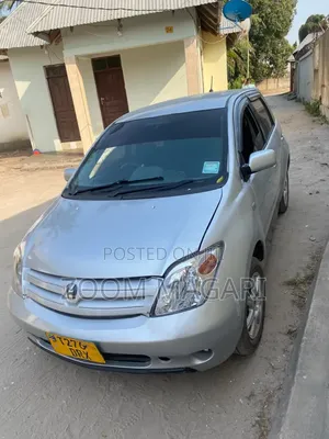 Toyota IST 2003 Silver