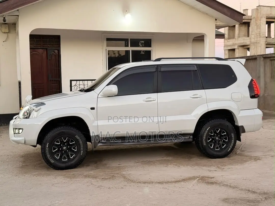 Toyota Land Cruiser Prado 2005 White