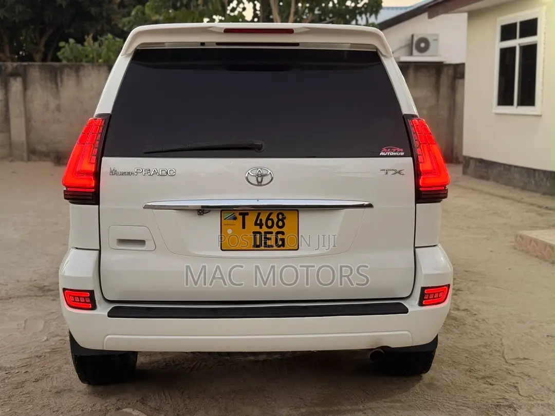 Toyota Land Cruiser Prado 2005 White