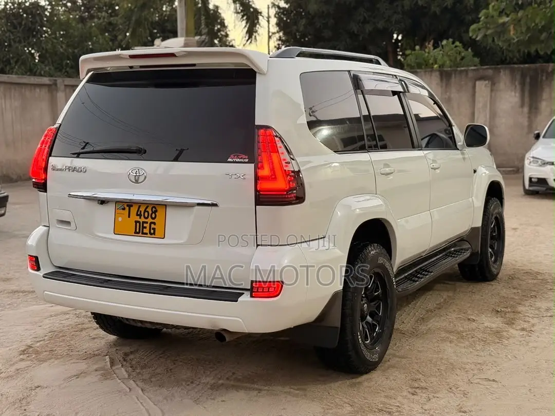 Toyota Land Cruiser Prado 2005 White