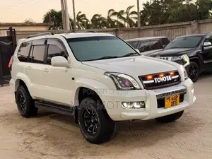 Toyota Land Cruiser Prado 2005 White