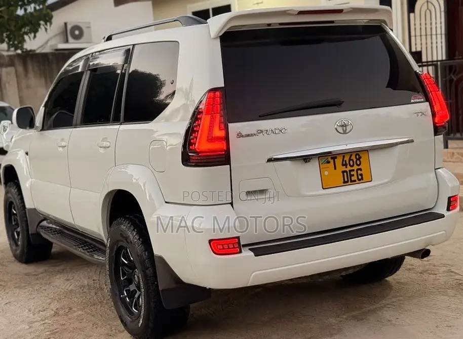 Toyota Land Cruiser Prado 2005 White