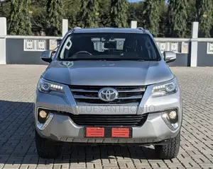 Toyota Fortuner 2017 Silver