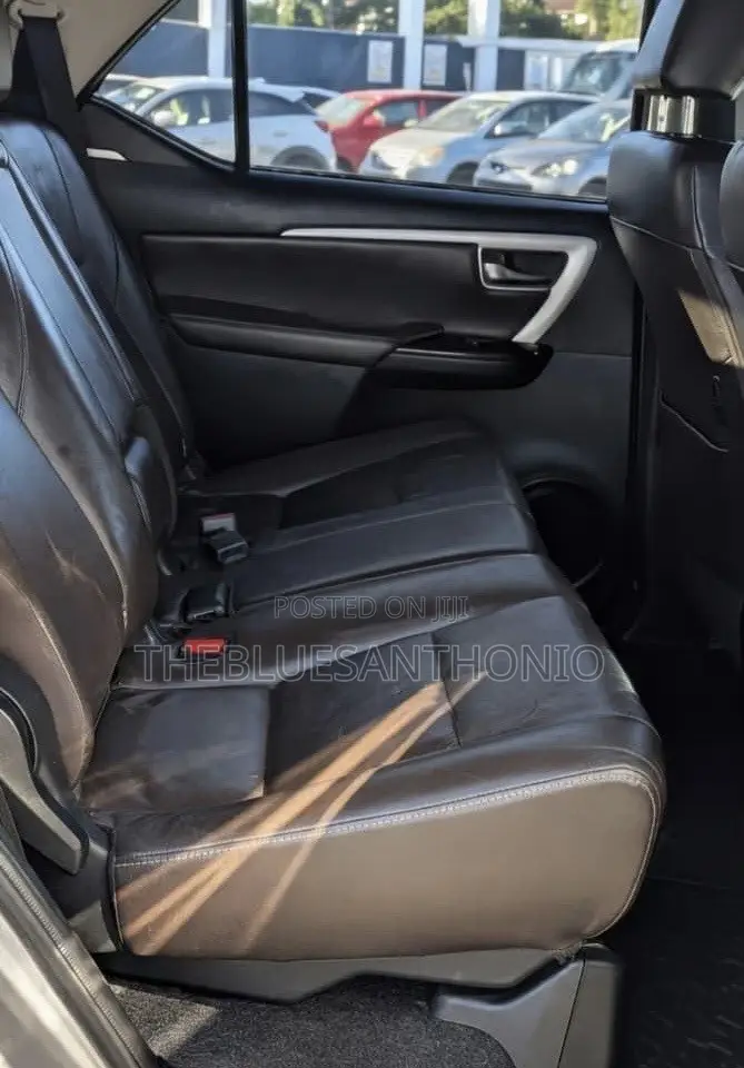 Toyota Fortuner 2017 Silver