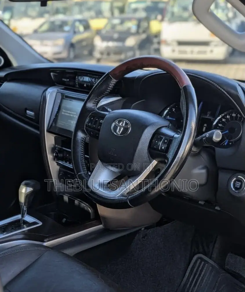 Toyota Fortuner 2017 Silver