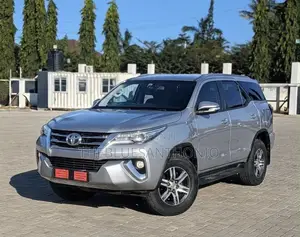 Toyota Fortuner 2017 Silver