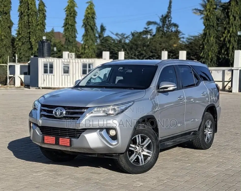 Toyota Fortuner 2017 Silver