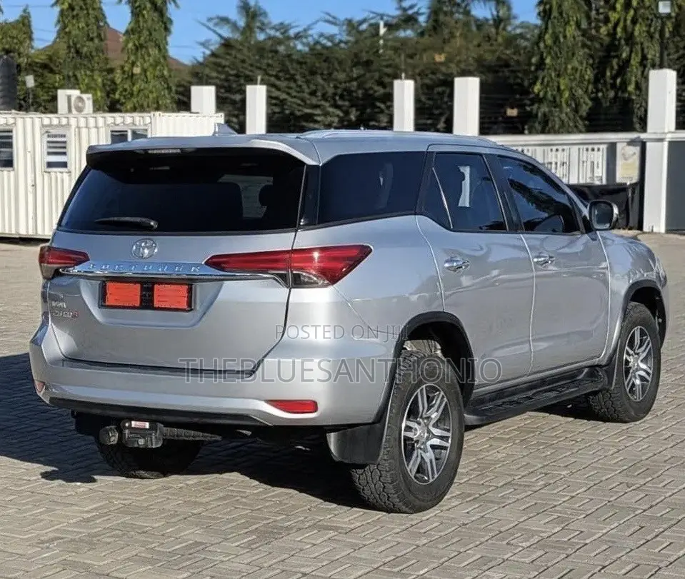 Toyota Fortuner 2017 Silver