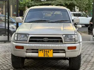 Toyota Hilux Surf 1999 Silver