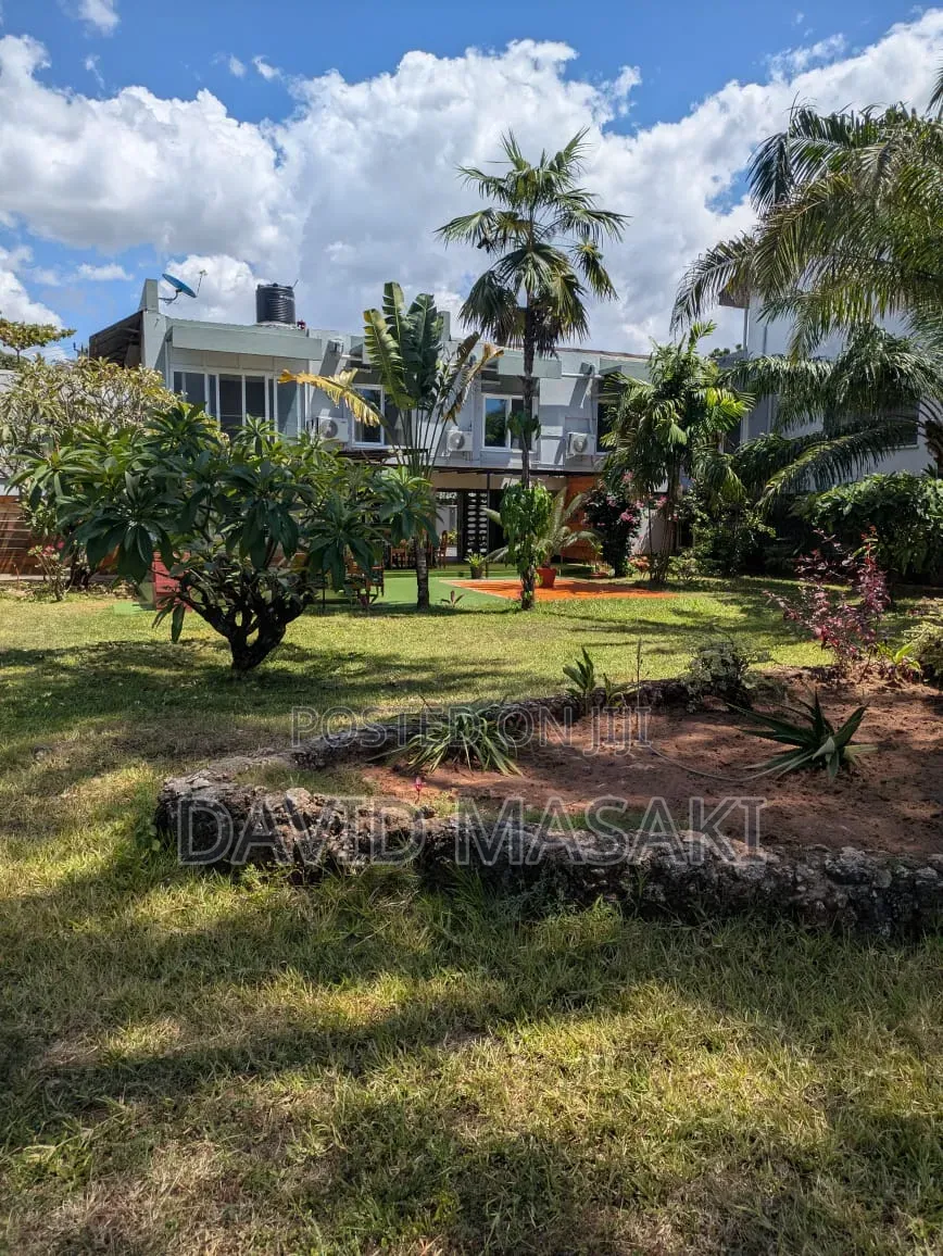 4bdrm Villa in Masaki for rent