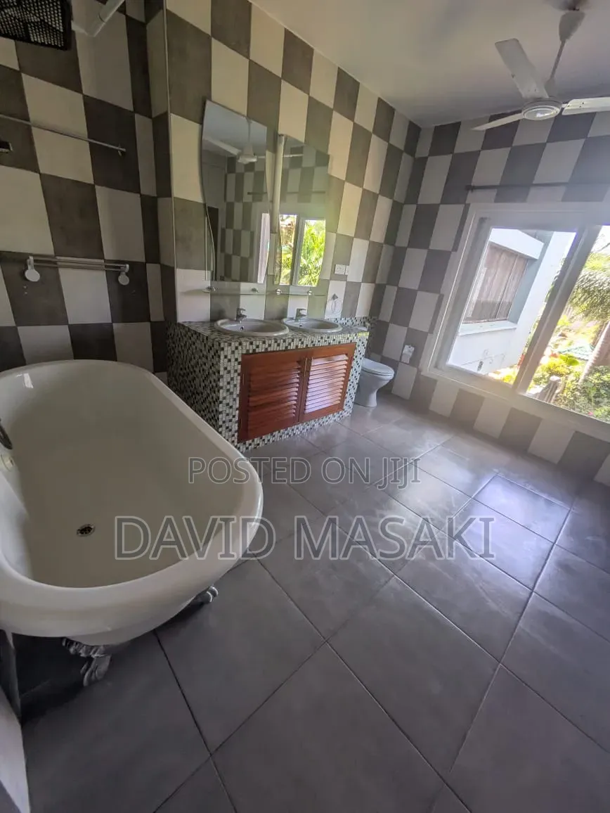 4bdrm Villa in Masaki for rent