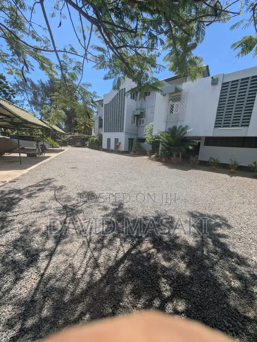 4bdrm Villa in Masaki for rent