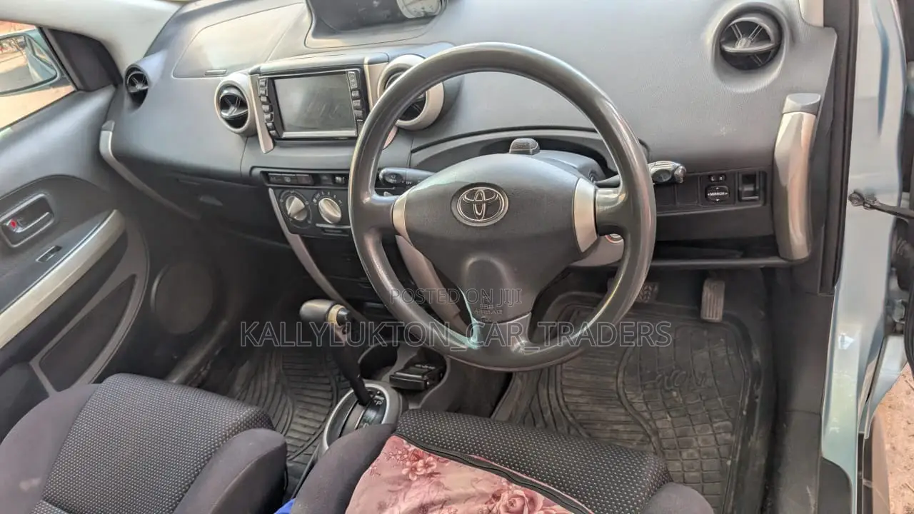 Toyota IST 2007 Blue