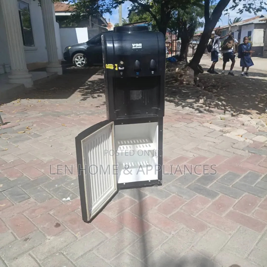 Water Dispenser Almost New Color Black