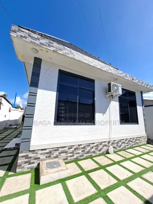 6bdrm House in Makumbusho, Mwananyamala for sale