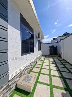 6bdrm House in Makumbusho, Mwananyamala for sale