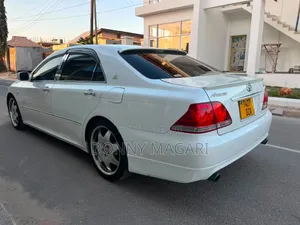 Toyota Crown 2006 White