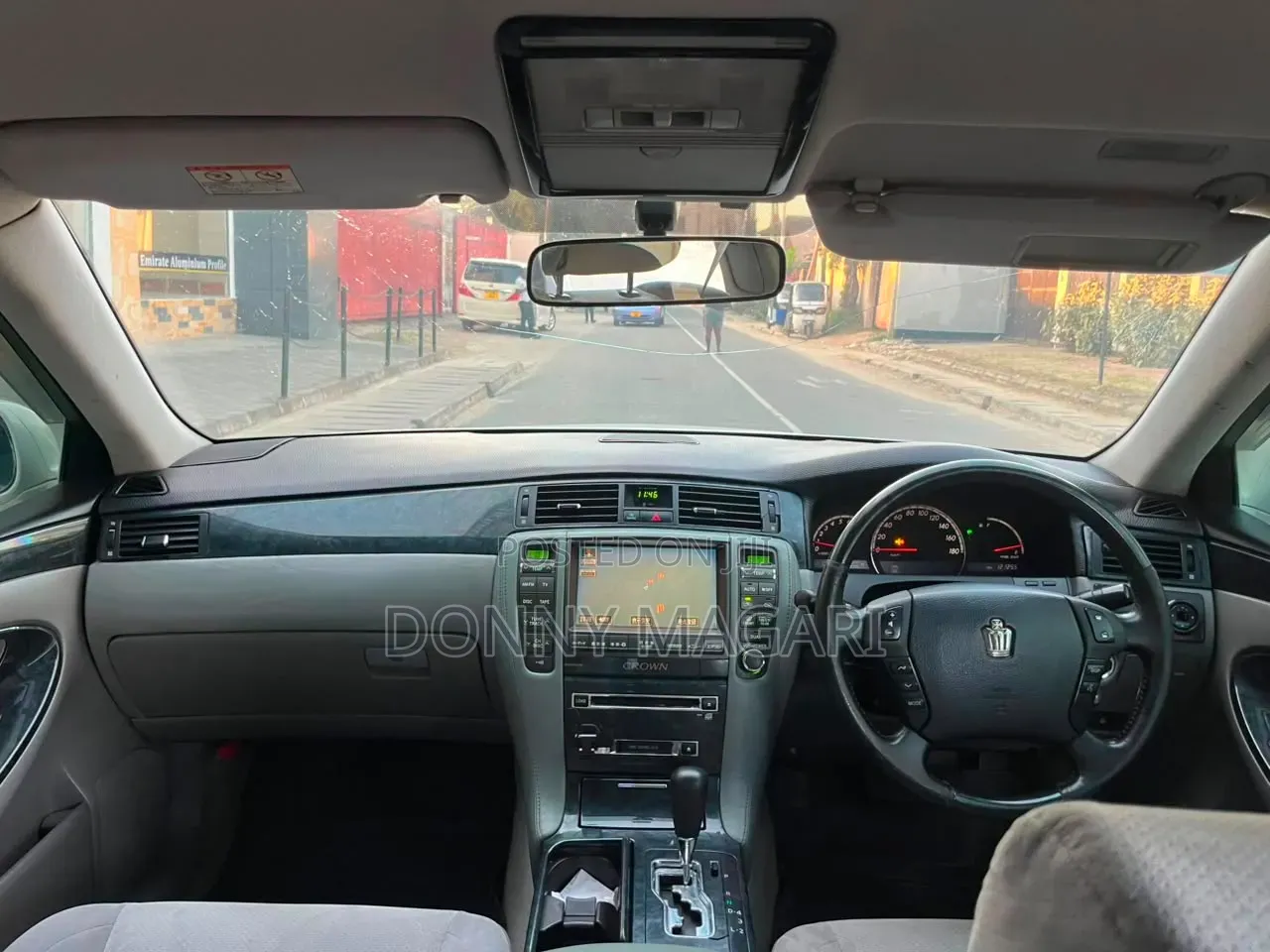 Toyota Crown 2006 White