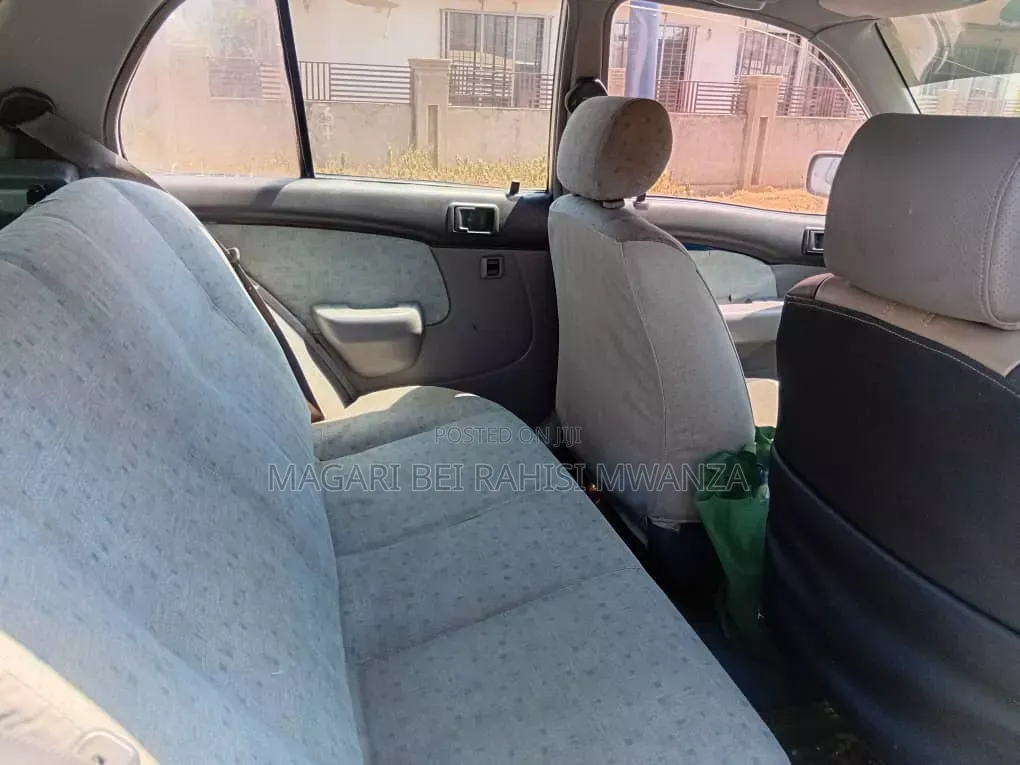 Toyota Starlet 2003 Silver