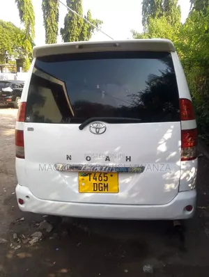 Toyota Noah 2001 White