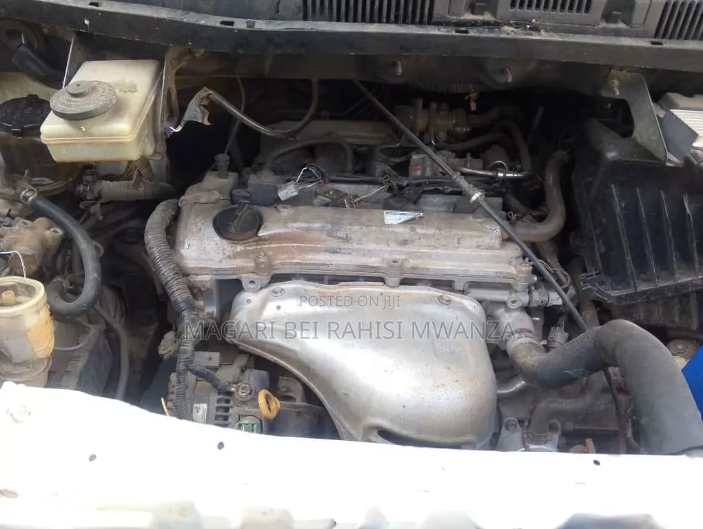 Toyota Noah 2001 White