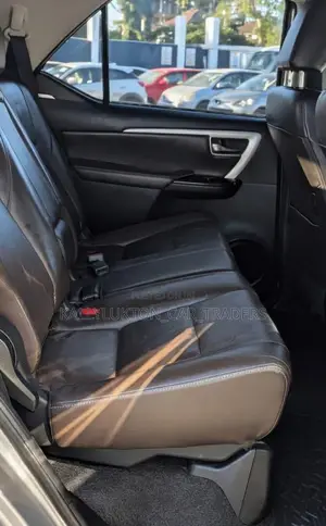 Toyota Fortuner 2018 Silver