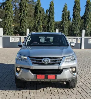 Toyota Fortuner 2018 Silver