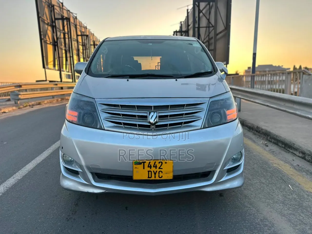 Toyota Alphard 2006 Silver