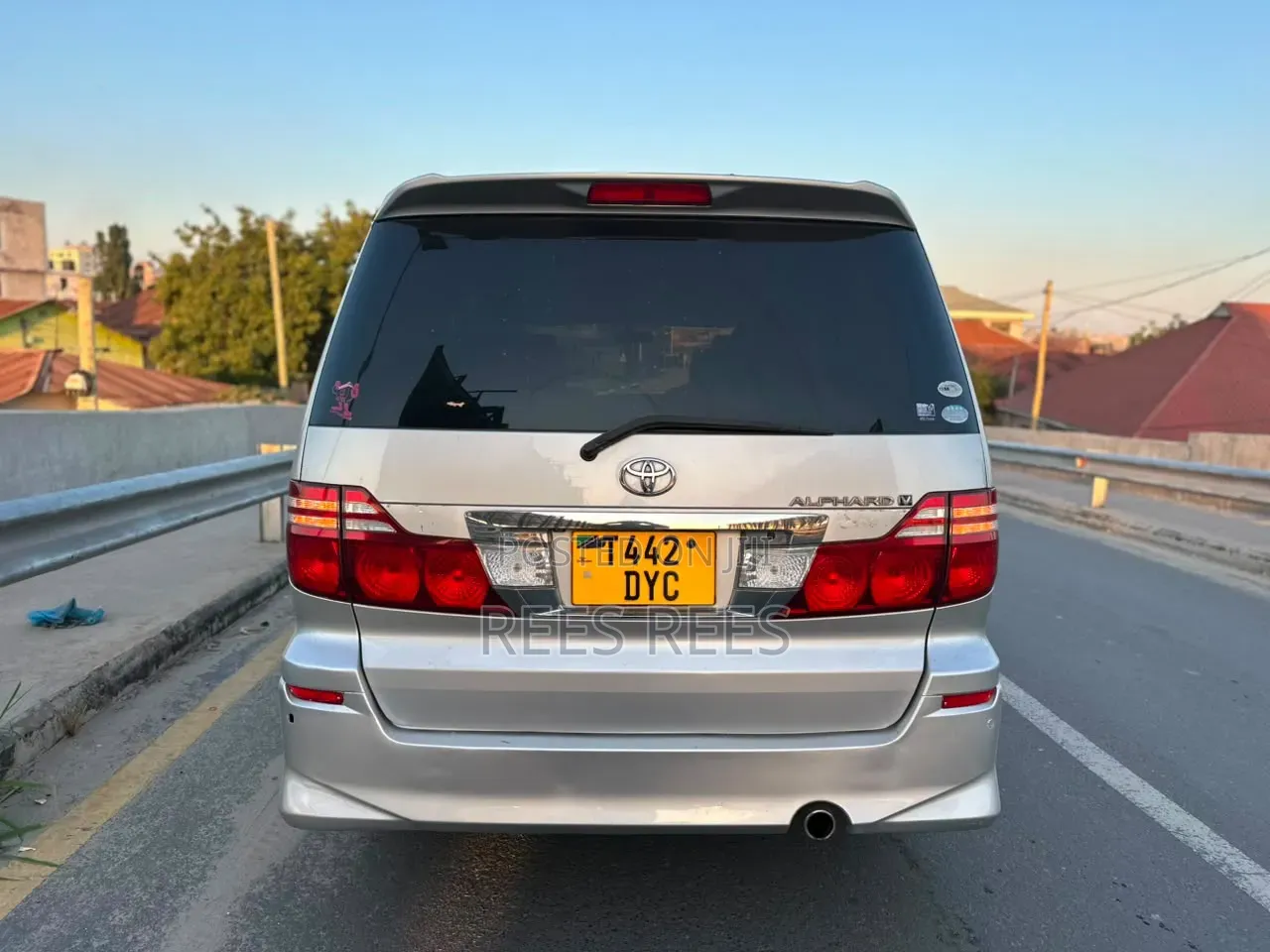 Toyota Alphard 2006 Silver