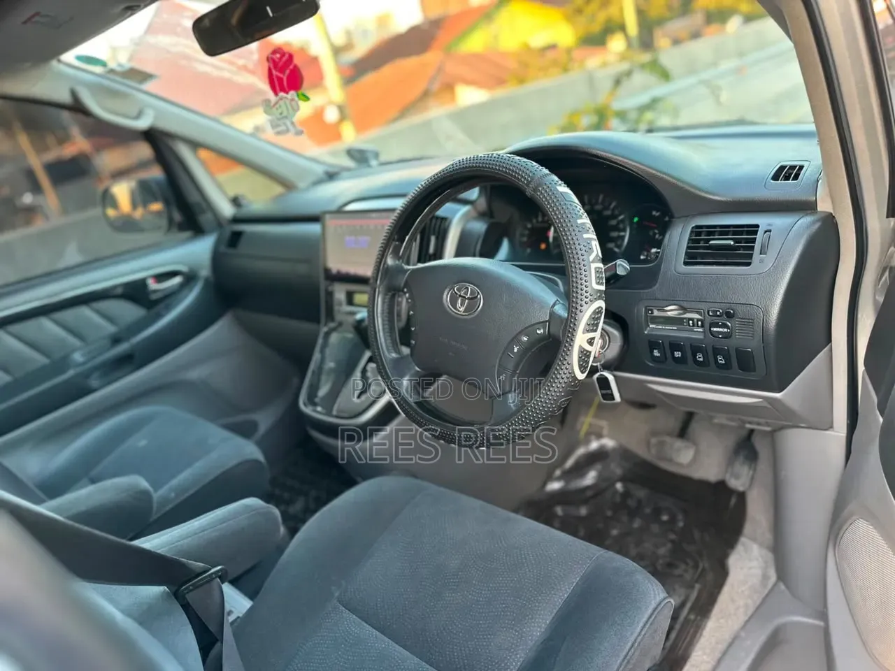 Toyota Alphard 2006 Silver