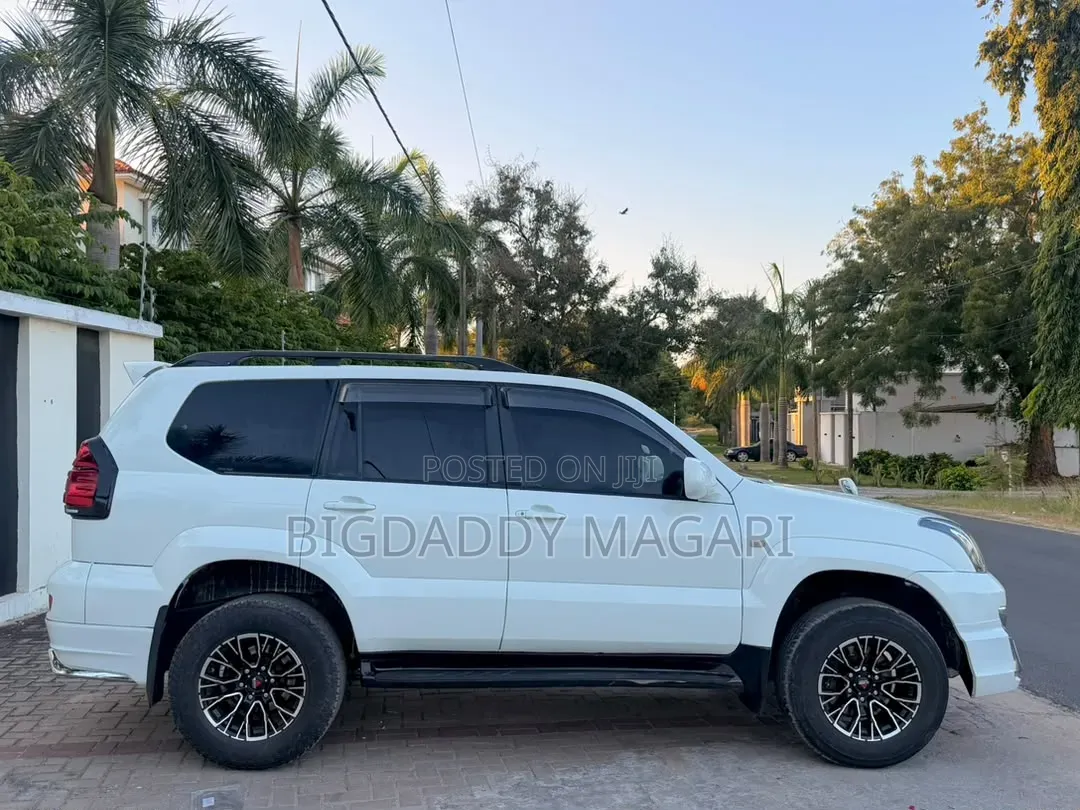 Toyota Land Cruiser Prado 2007 White