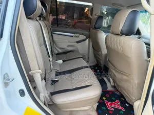 Toyota Land Cruiser Prado 2007 White