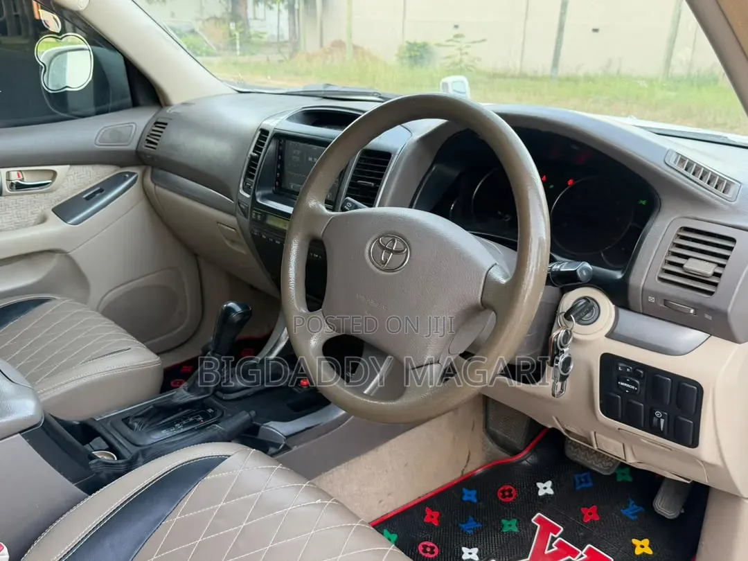 Toyota Land Cruiser Prado 2007 White